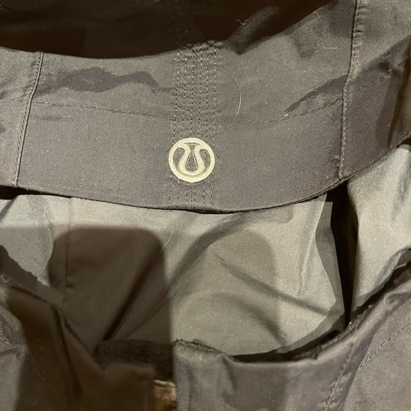 Lululemon Right As Rain Jacket nwot - Picture 4 of 6